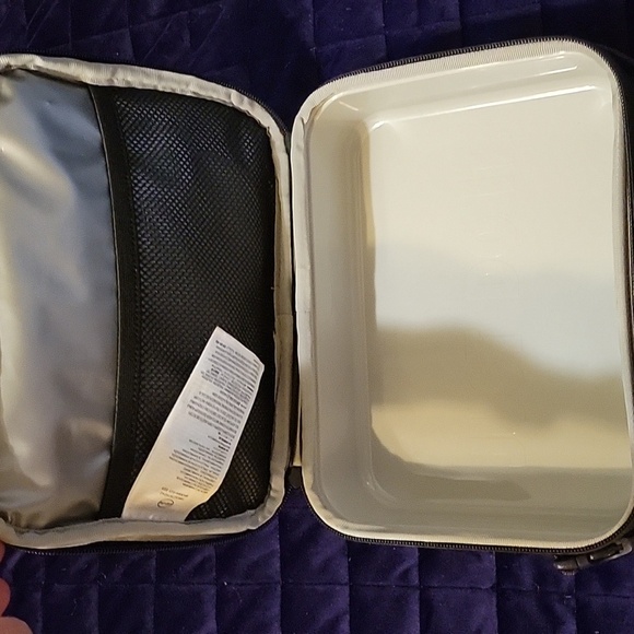 Nike Black Lunch Box - Picture 2 of 16